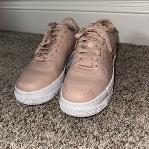 Nike Air Force 1 Low Pixel size 6.5 women’s